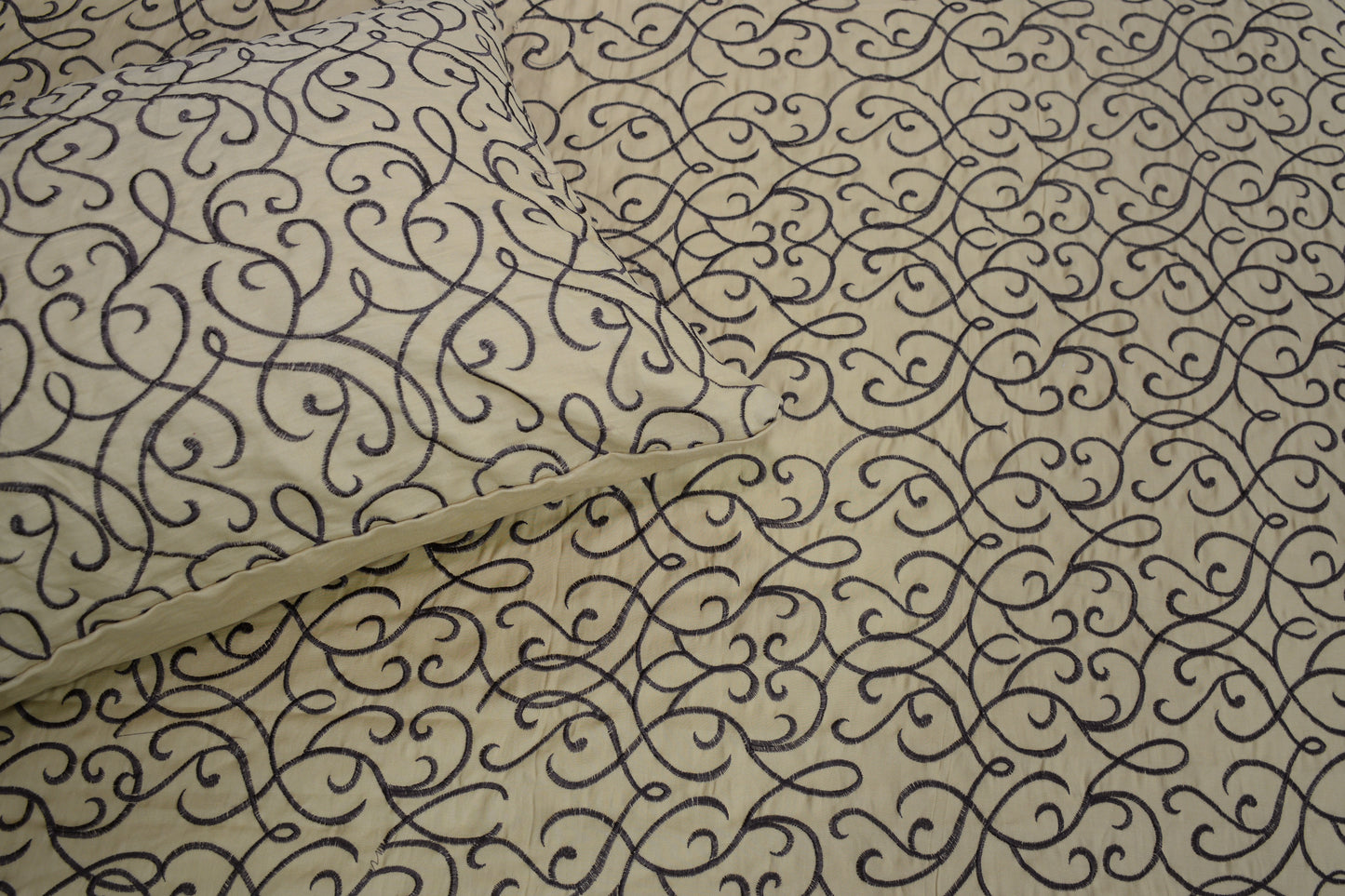 Embroidered Cotton Sateen King Bedsheet 5 Piece - DDB0049