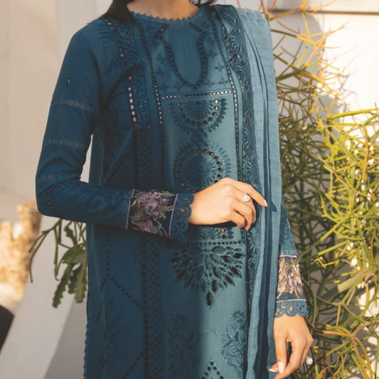 CinQ ESSENCE 3 PC LUXURY Embroidered LAWN - LS667
